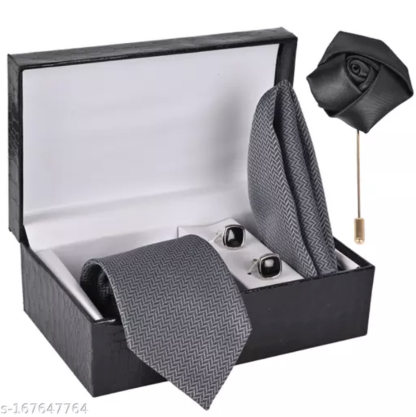 Tie Pocket Square Calf Pin Combo